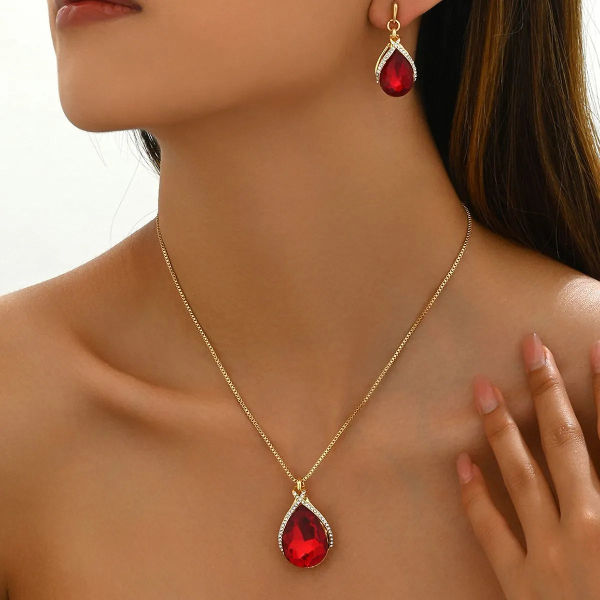 18K Gold-Plated Rhinestone Teardrop Necklace and Earrings Jewelry Set